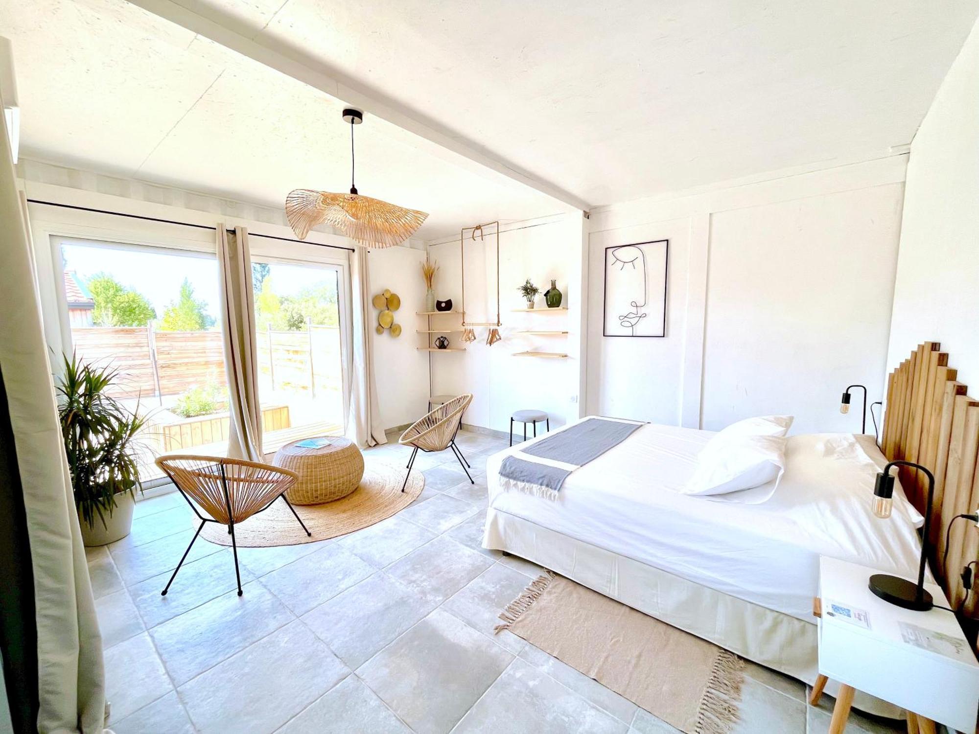 Nuiki Lodges - Chambres D'Hotes Montségur-sur-Lauzon Esterno foto