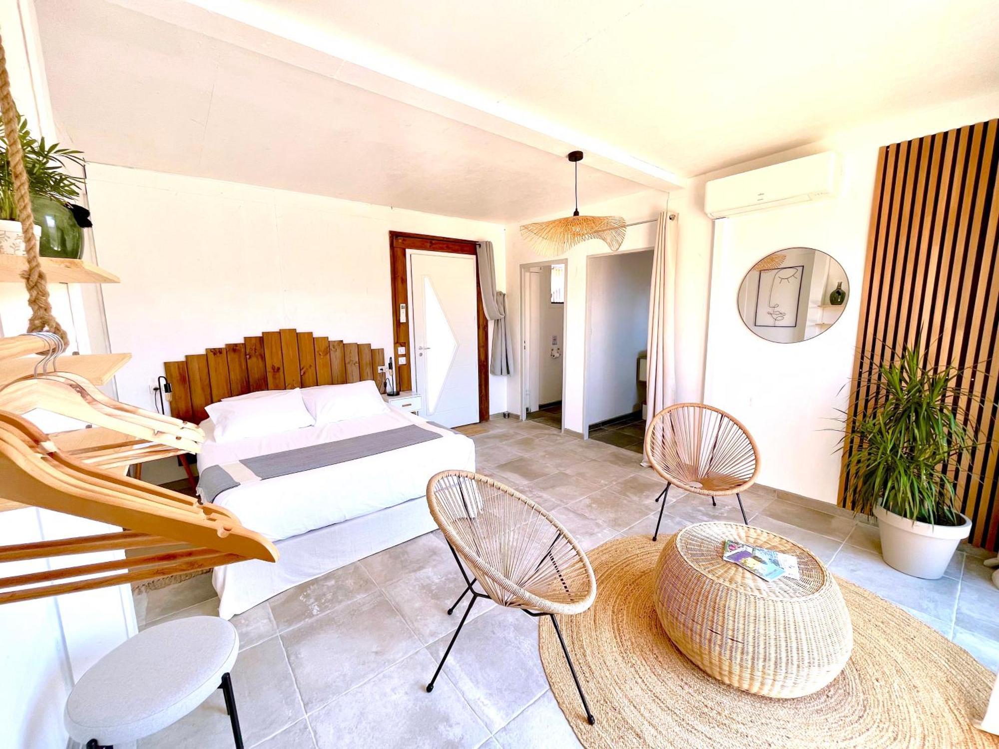 Nuiki Lodges - Chambres D'Hotes Montségur-sur-Lauzon Esterno foto
